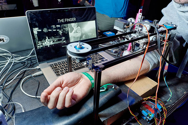 <i>musicmakers hacklab - tuning machines</i>