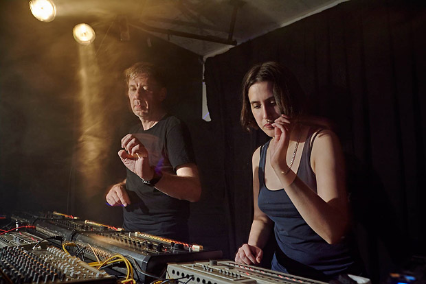 Hypnobeat (James Dean Brown & Helena Hauff)