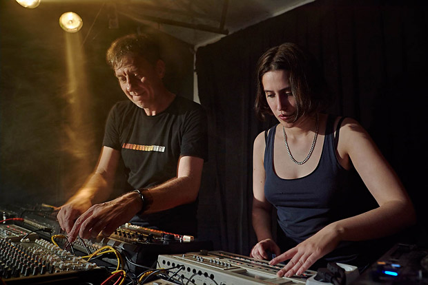 Hypnobeat (James Dean Brown & Helena Hauff)