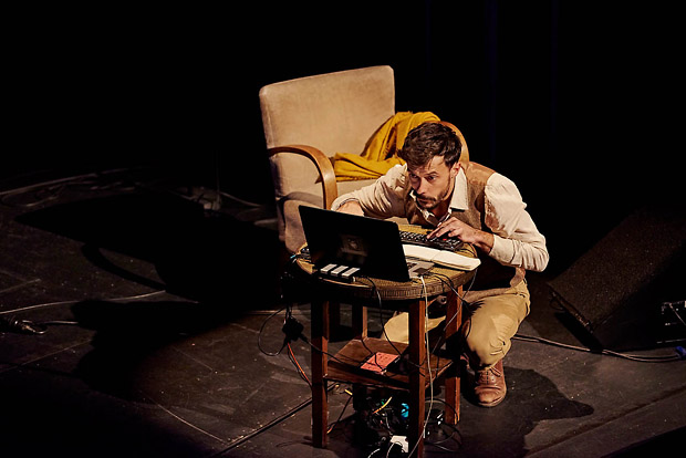 <i>Hibridos (Processos Abertos)</i> - Vincent Moon 