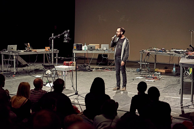 <i>MusicMakers Hacklab - Future Rituals Finale</i>: Peter Kirn
