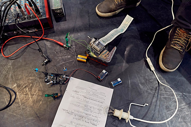 <i>MusicMakers Hacklab - Future Rituals Finale</i>