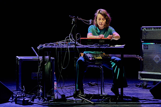 Lucrecia Dalt – <i>Interfolds Synthesizer</i>