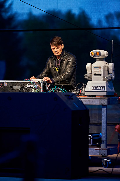 Mario Hammer and The Lonely Robot