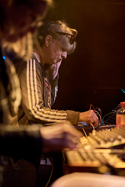 Monika Werkstatt Hardwarecheck: Konzert-Improv-Session on the Spot!
