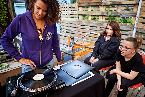 Vinyl DJ Workshop for Grrrls