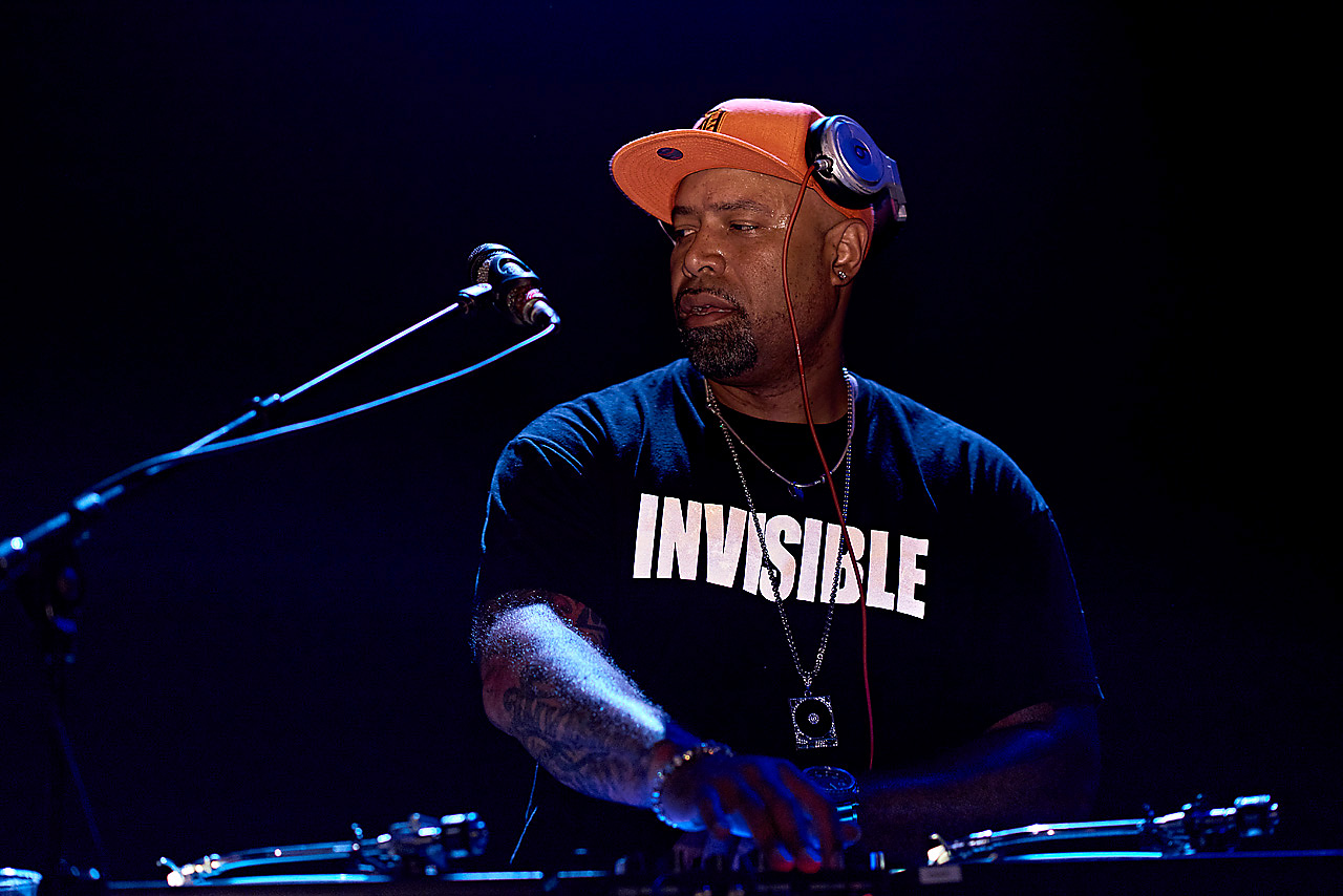 DJ Invisible (The Korona Effekt)
