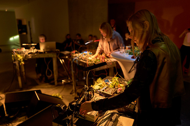 Beate Bartel, Gudrun Gut & Islaja
